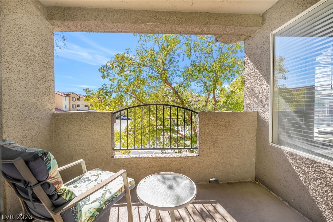 Photo 19 of 26, 4400 S Jones Boulevard #2033