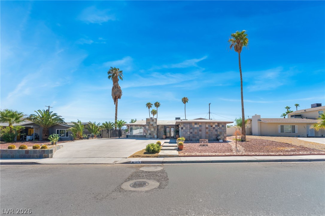 1679 Golden Arrow Drive, Las Vegas 89169