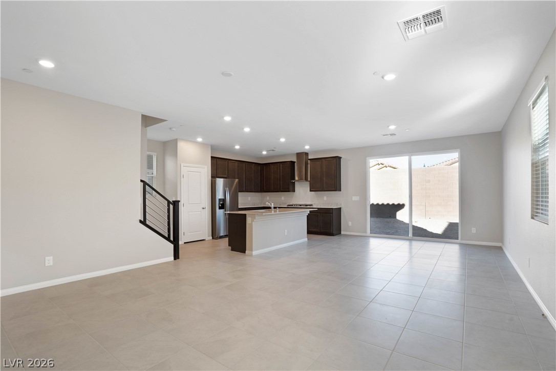 Photo 5 of 2572 Ofanto Street