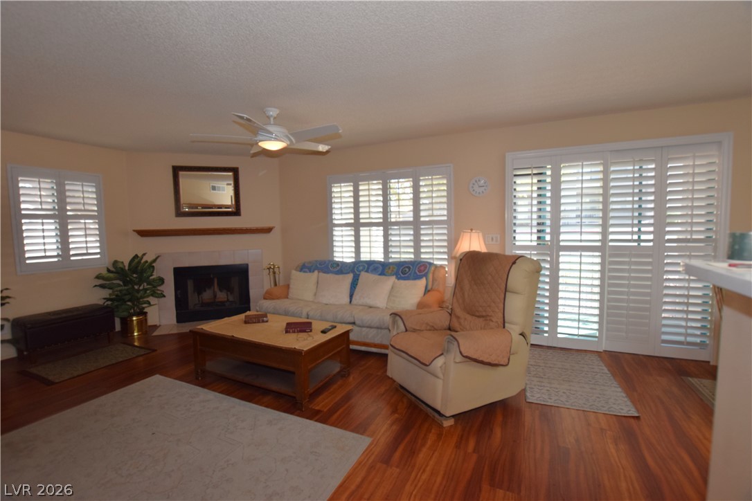 Photo 10 of 48, 1575 W Warm Springs Road #1514