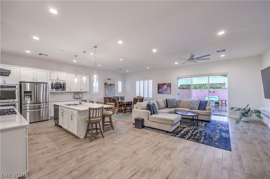 Photo 4 of 2547 Ballatore Street