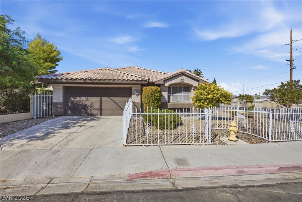 6700 Snake River Avenue, Las Vegas 89130