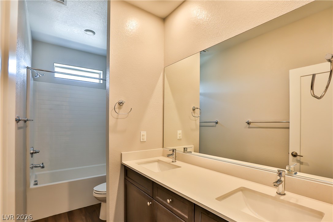 Photo 34 of 46, 3229 Vittoria Avenue