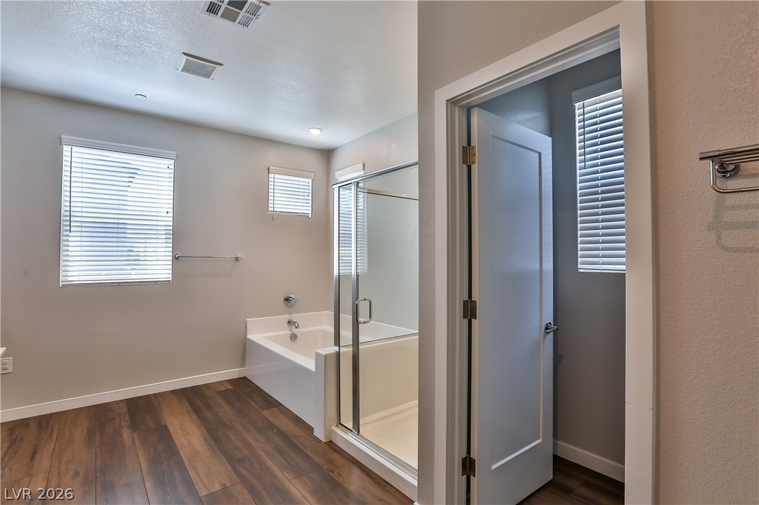 Photo 42 of 46, 3229 Vittoria Avenue