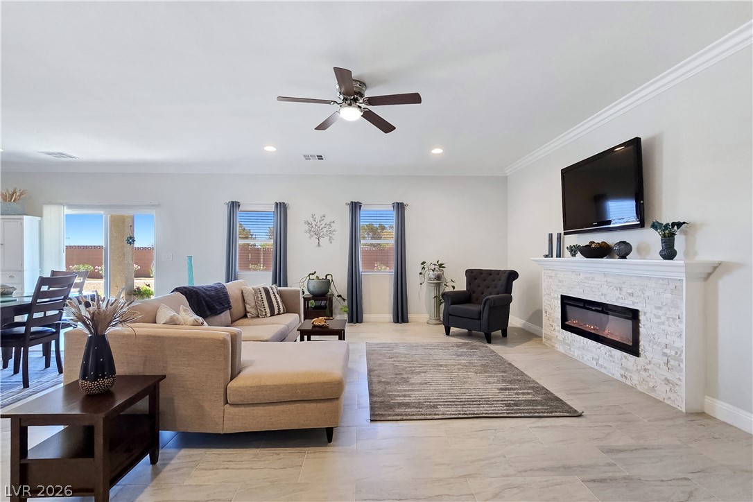 Photo 8 of 42, 5471 Lincolnwood Court