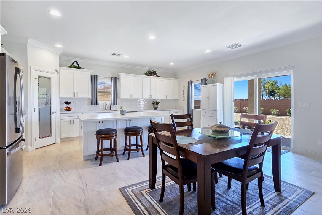 Photo 14 of 42, 5471 Lincolnwood Court