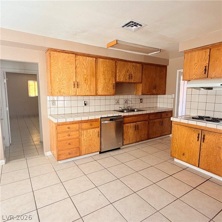 Photo 6 of 36, 5216 Doe Avenue
