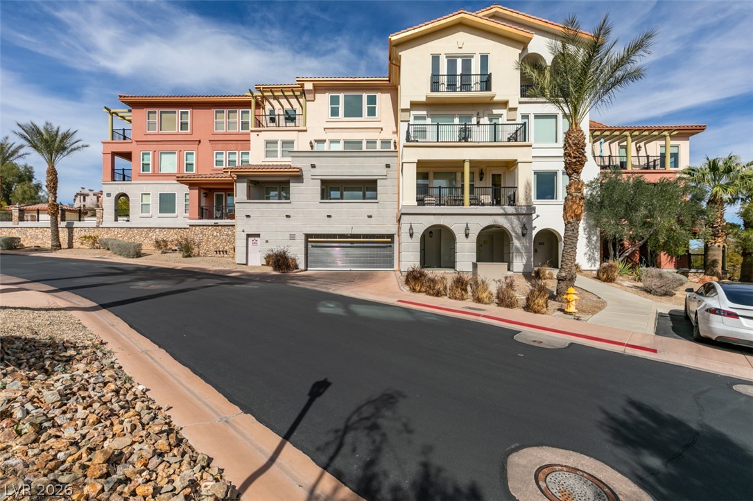 64 Strada Principale #104, Henderson 89011
