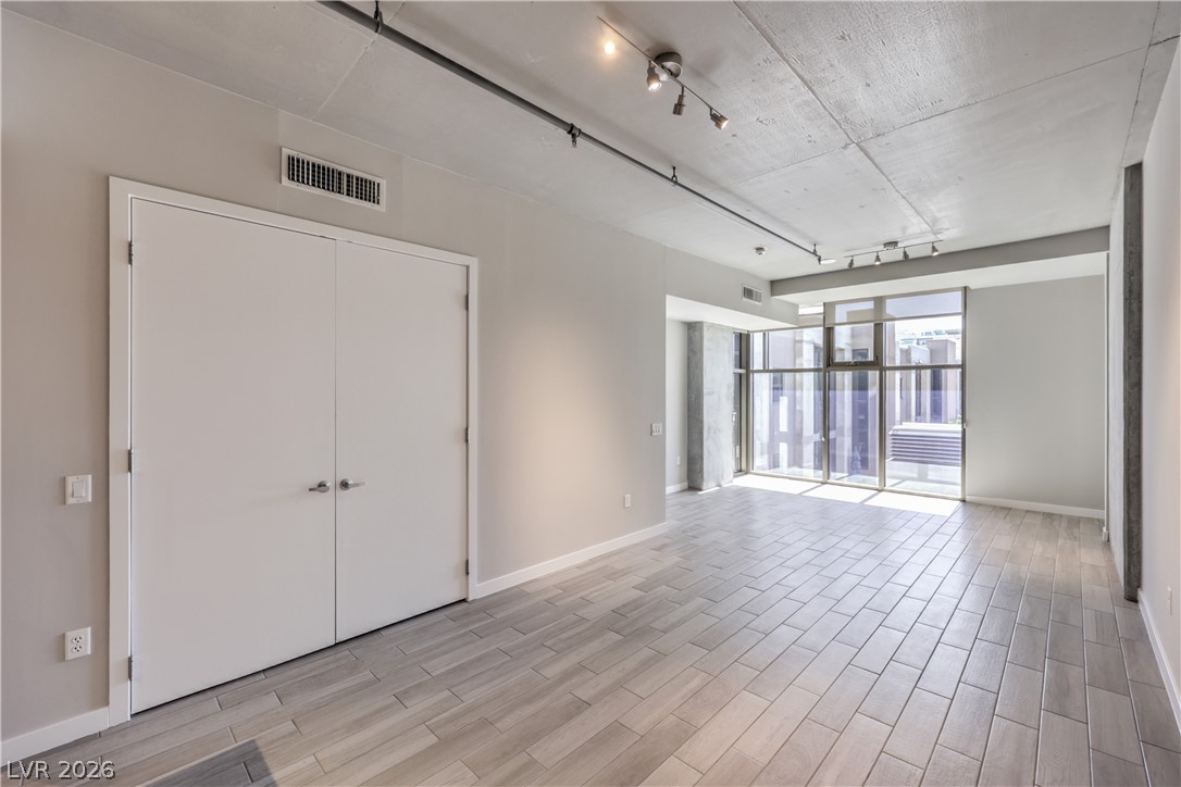 Photo 11 of 32, 353 E Bonneville Avenue #754