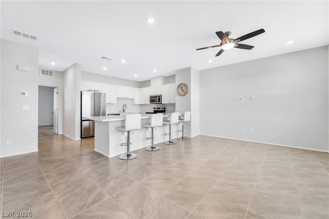 Photo 4 of 6176 Garden Crest Street