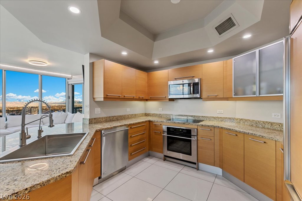 Photo 9 of 41, 222 Karen Avenue #3407