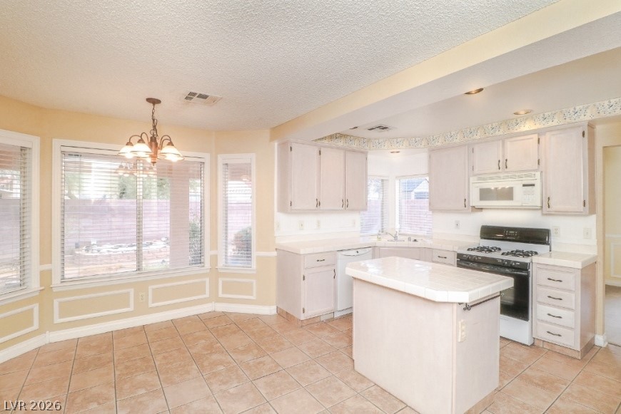 Photo 11 of 53, 1429 Hawkwood Road