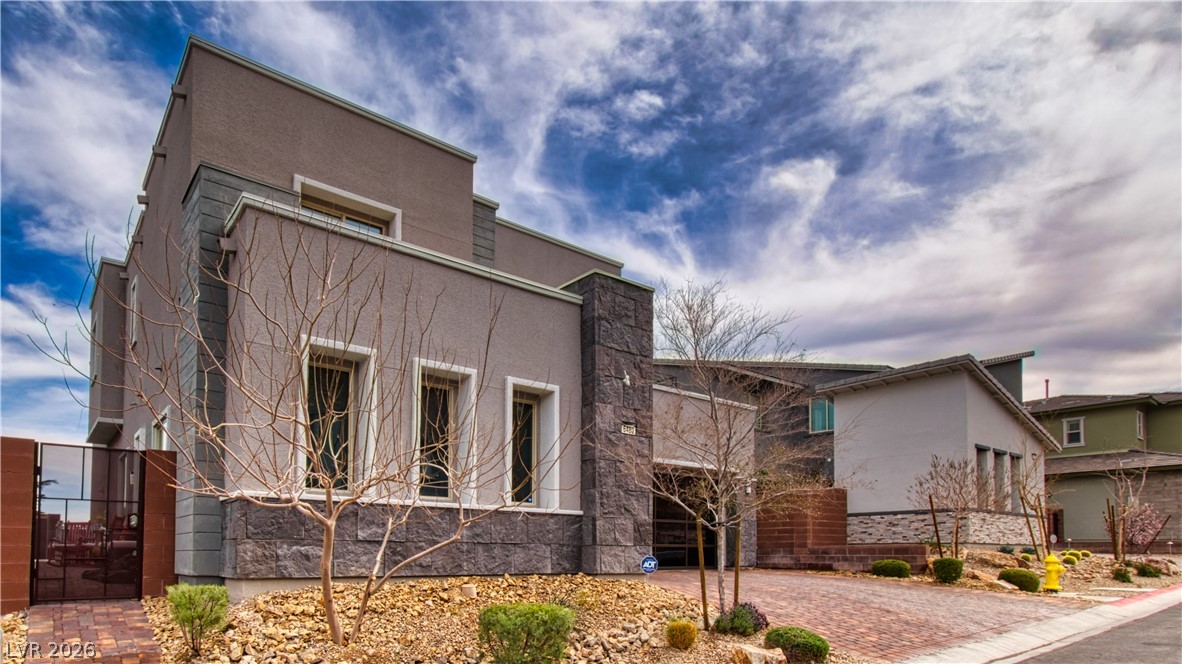 Photo 13 of 70, 6480 Farness Street