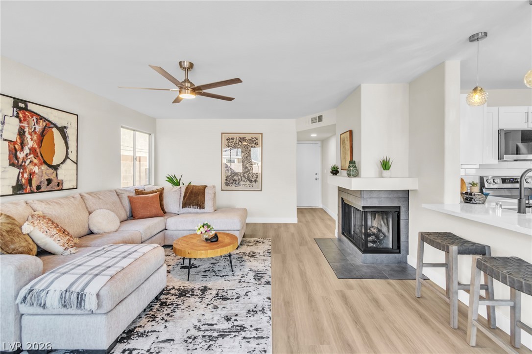 Photo 5 of 322 Redondo Street