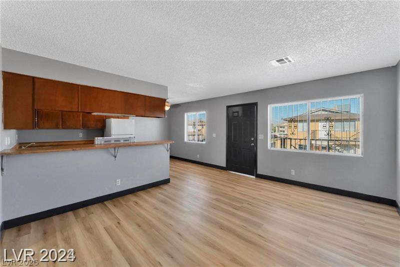 Photo 5 of 1641 N Lamont Street