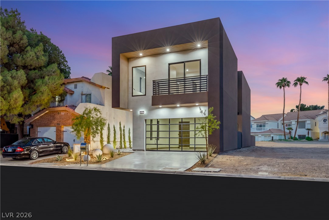 2824 Queens Courtyard Drive, Las Vegas 89109