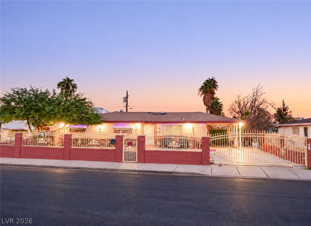 2221 Santa Rosa Drive, Las Vegas 89104
