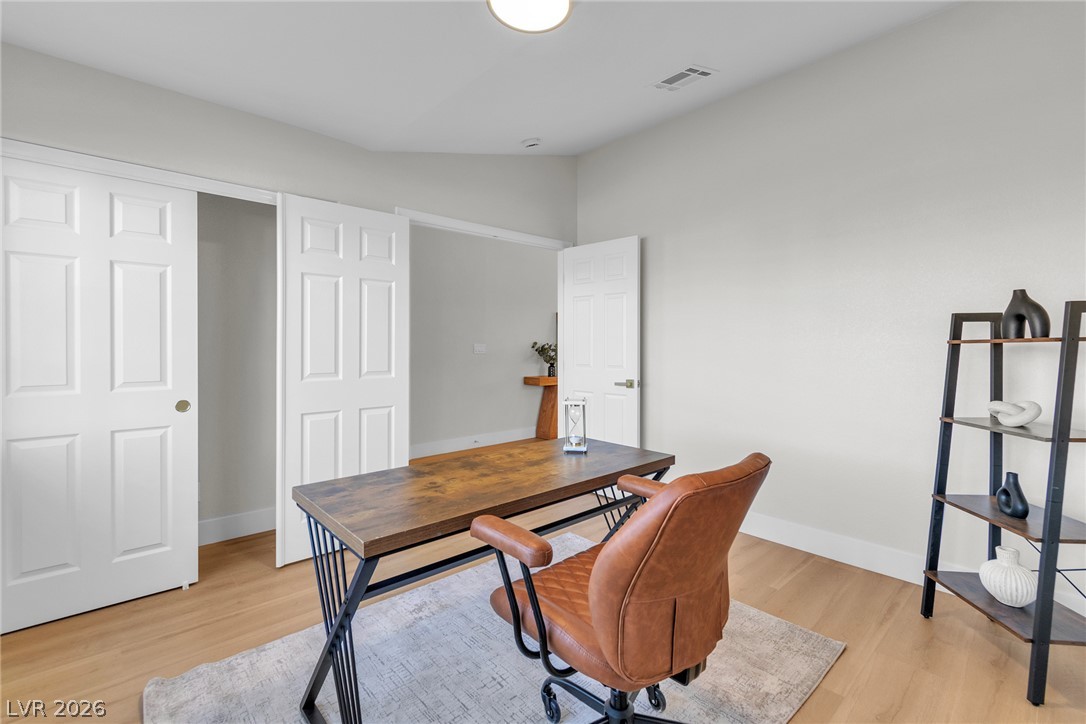Photo 5 of 277 Gentle Bay Avenue