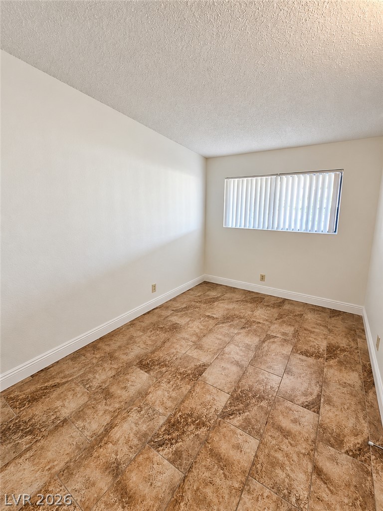 Photo 5 of 4404 Avondale Avenue