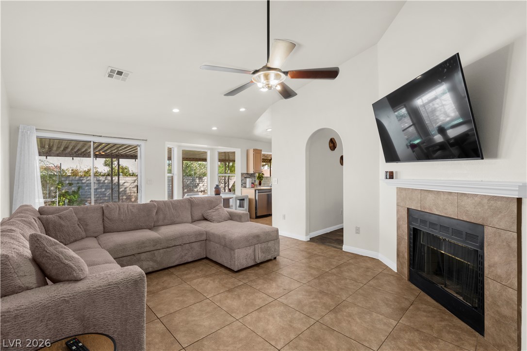 Photo 8 of 40, 6576 Goldencreek Way