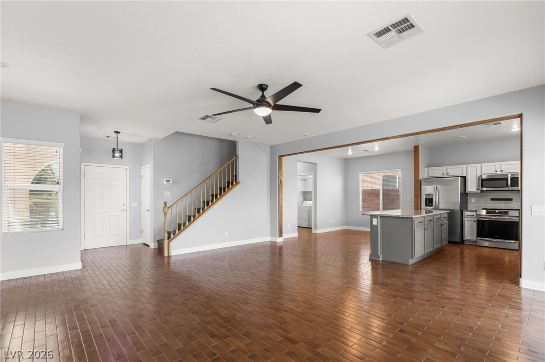 Photo 6 of 23, 8116 Loma Del Ray Street