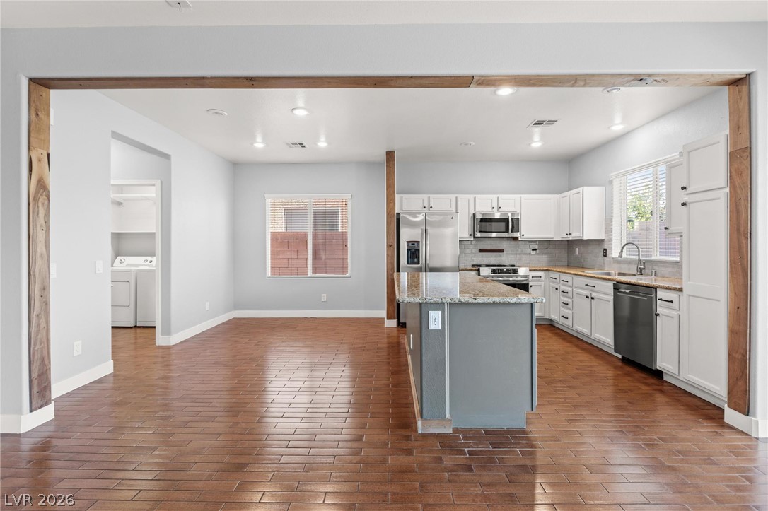 Photo 8 of 23, 8116 Loma Del Ray Street