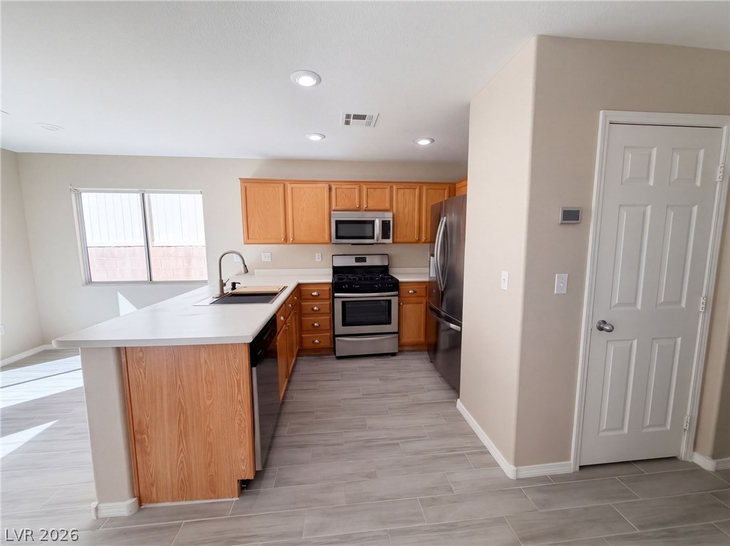 Photo 6 of 17, 8141 Finch Feather Street
