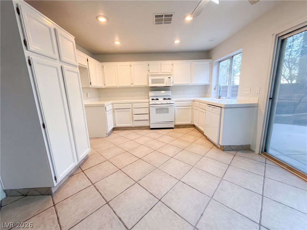 Photo 2 of 1008 Windhook Street