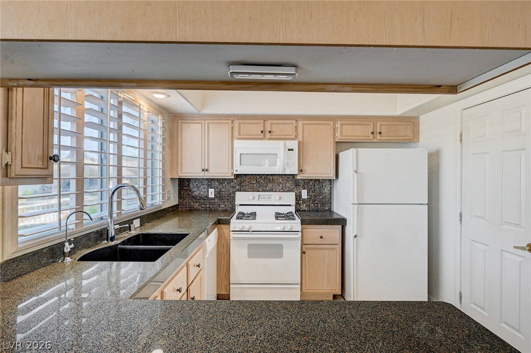 Photo 14 of 47, 9436 Mount Cherie Avenue #103