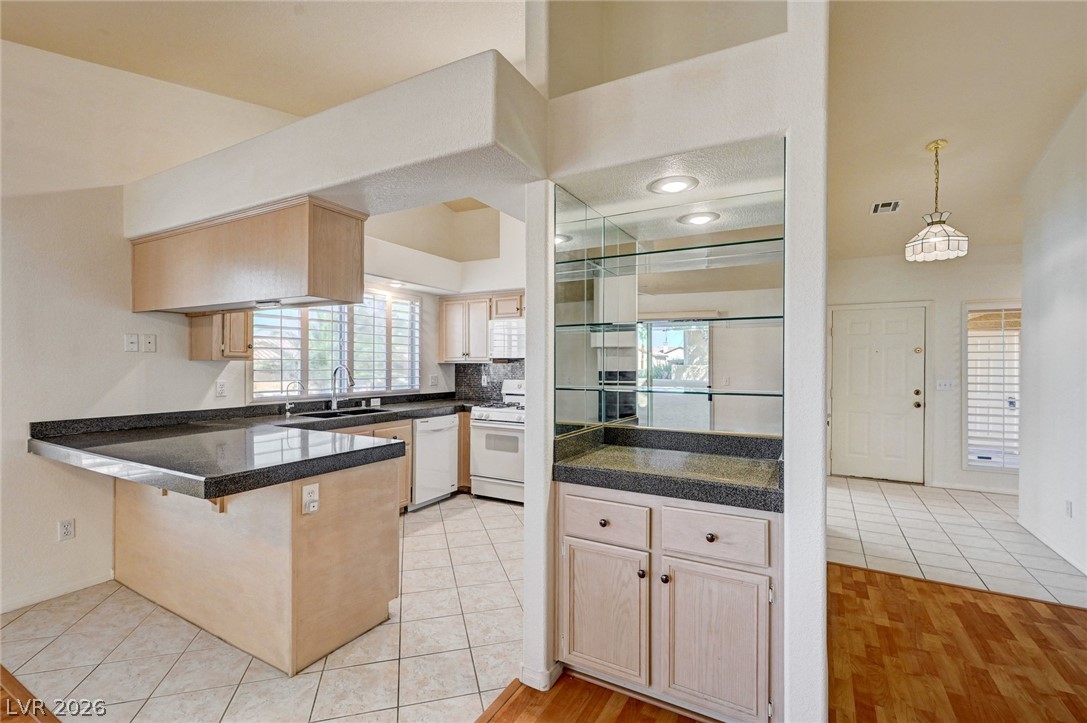 Photo 13 of 47, 9436 Mount Cherie Avenue #103