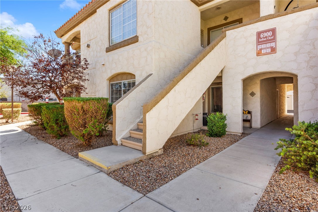 Photo 8 of 46, 6900 Indian Chief Drive #101
