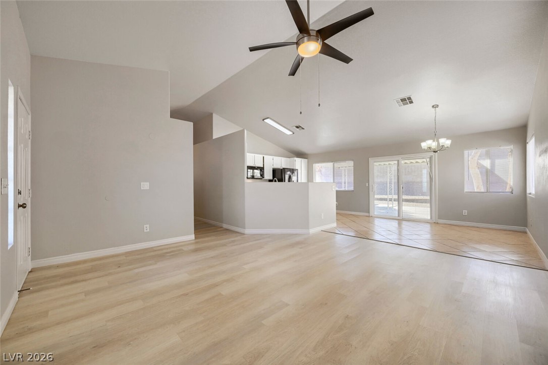 Photo 7 of 29, 124 Grandview Drive