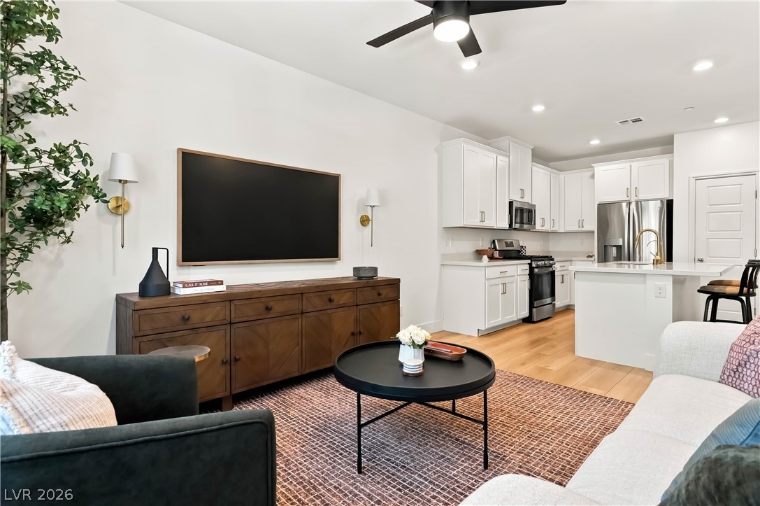 Photo 13 of 28, 7340 N Decatur Boulevard #4