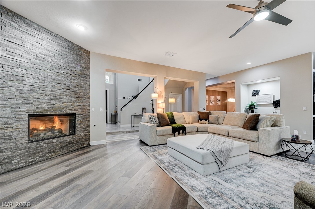 Photo 5 of 9817 Edgeview Place