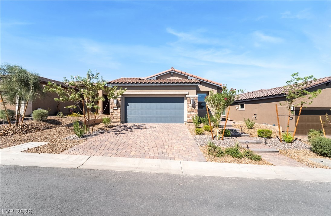 53 Lake Bluff Court, Henderson 89011