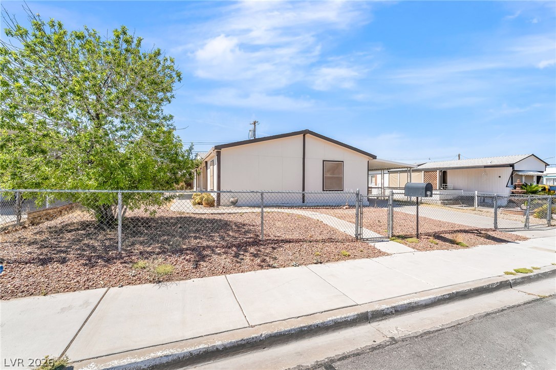 214 Piute Lane, Henderson 89015