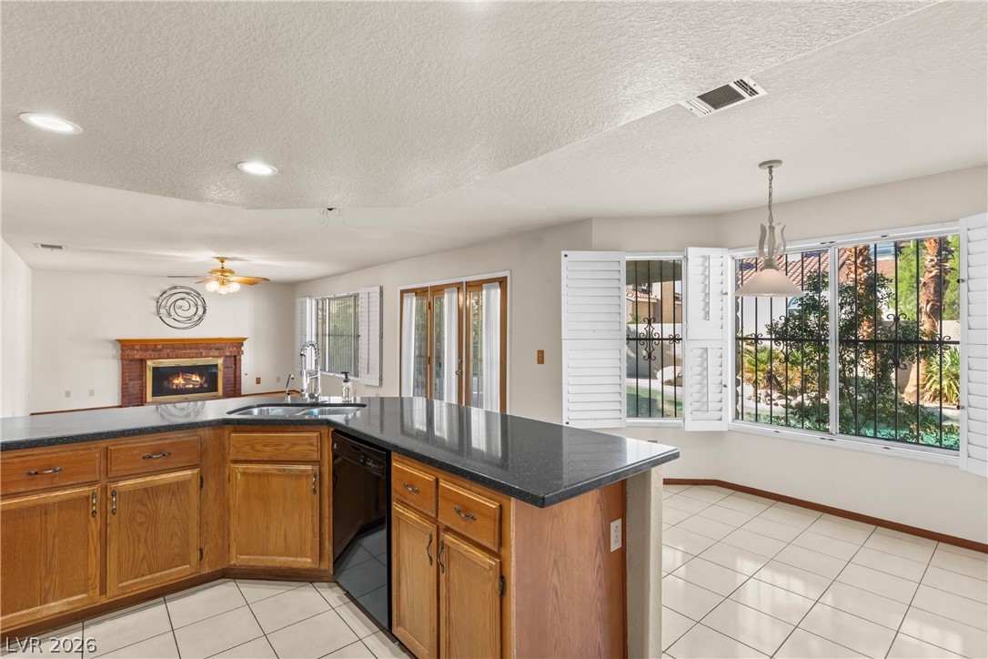 Photo 4 of 1517 Ironbark Drive