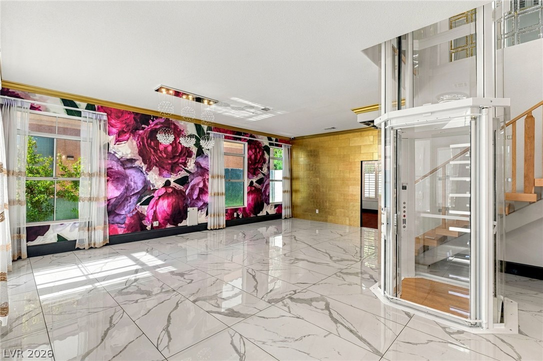 Photo 3 of 9498 Malasana Court