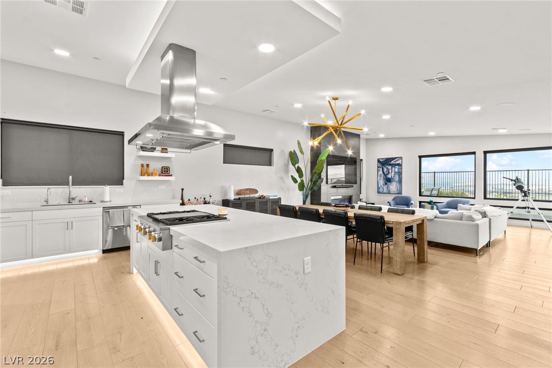 Photo 8 of 73, 810 Bolide Street