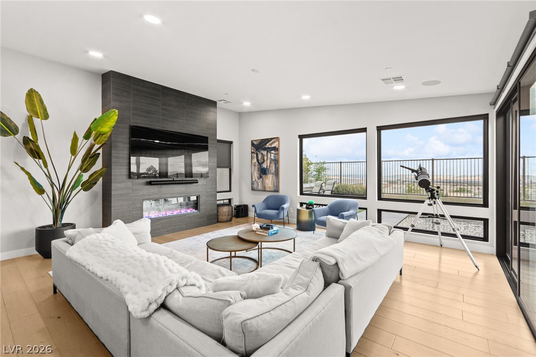 Photo 15 of 73, 810 Bolide Street