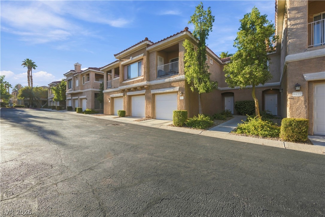 251 S Green Valley Parkway #2212, Henderson 89012