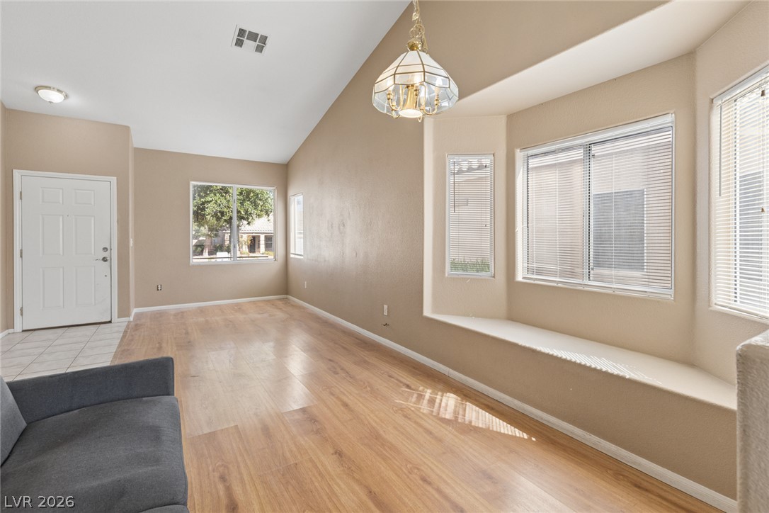 Photo 10 of 48, 1563 Pimlico Hills Street