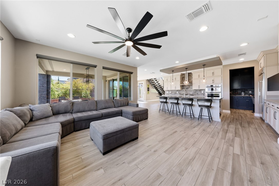 Photo 16 of 41, 6044 Andezano Drive
