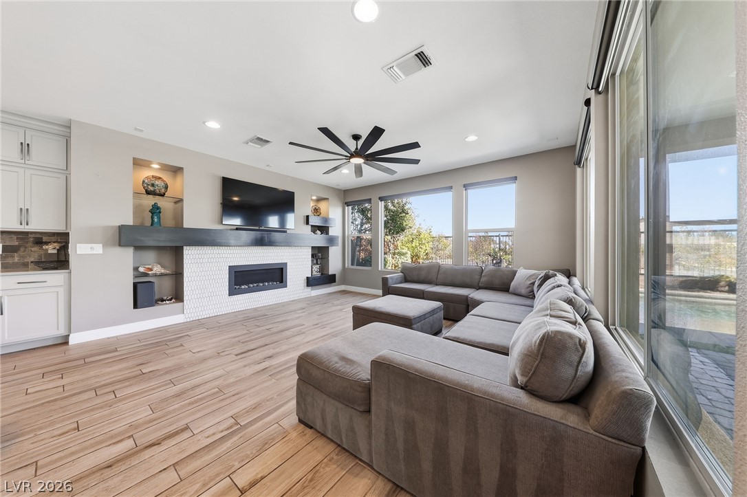 Photo 17 of 41, 6044 Andezano Drive