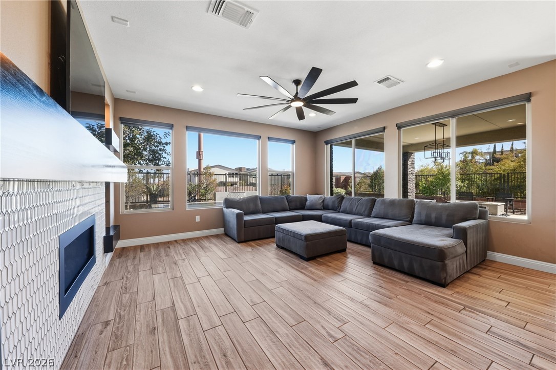 Photo 18 of 41, 6044 Andezano Drive