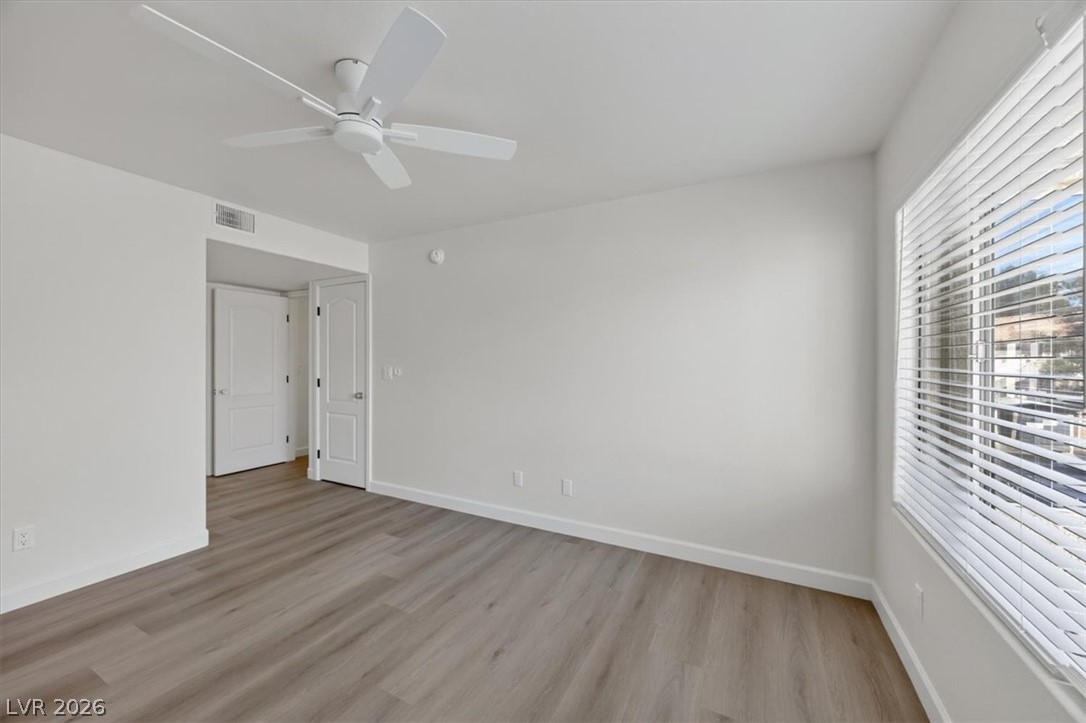 Photo 15 of 34, 3115 Casey Drive #202