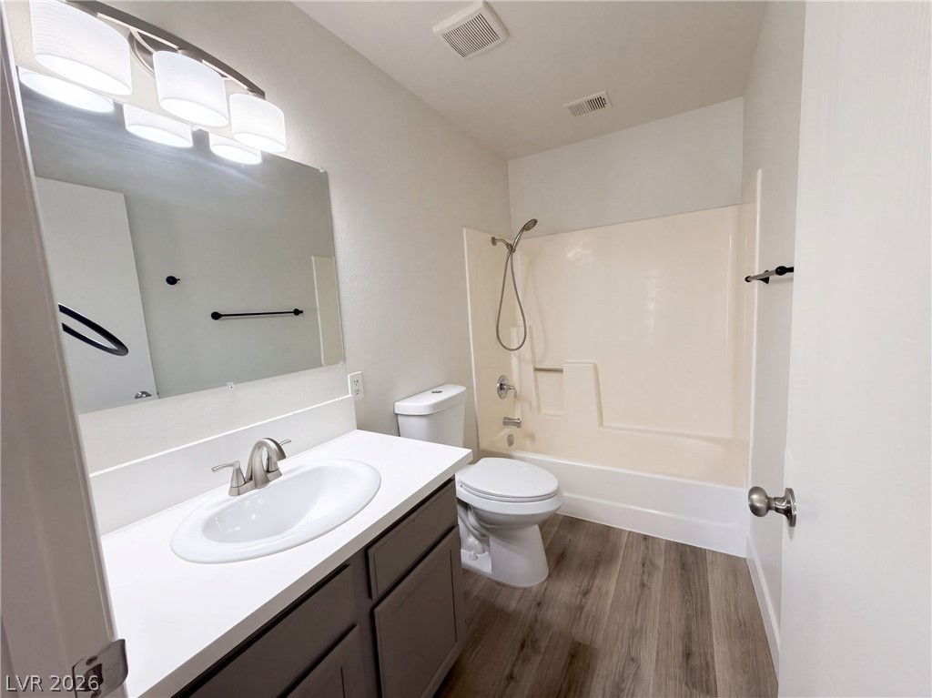 Photo 13 of 22, 3924 Applecrest Street