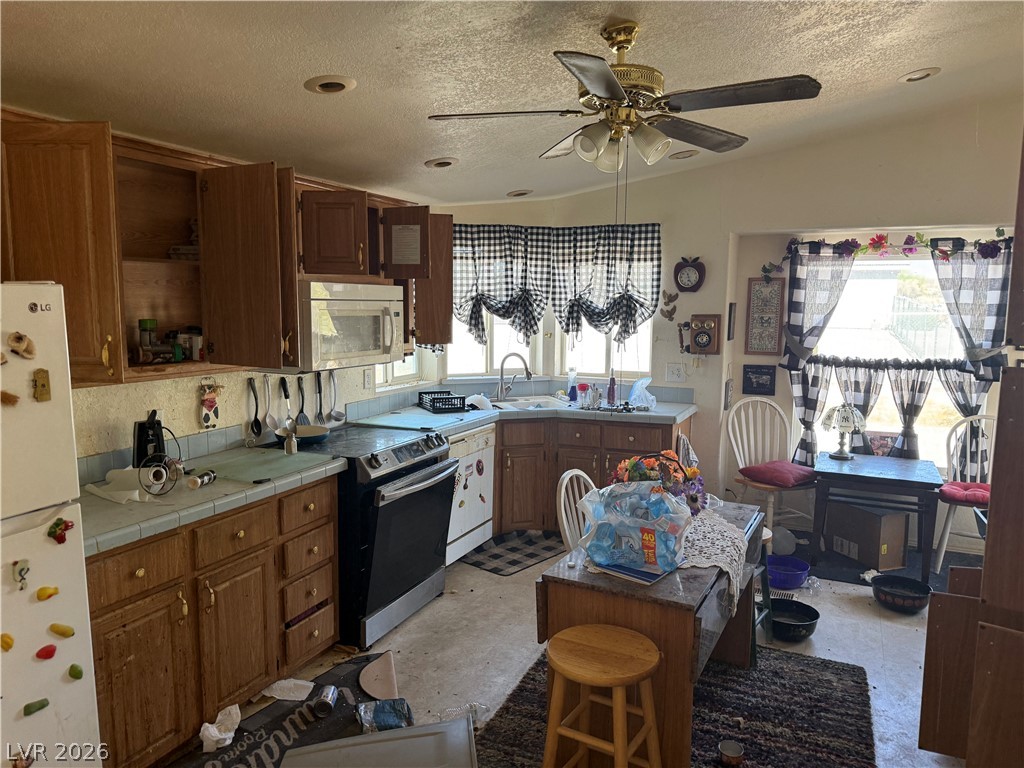 Photo 9 of 28, 3860 Malibou Avenue