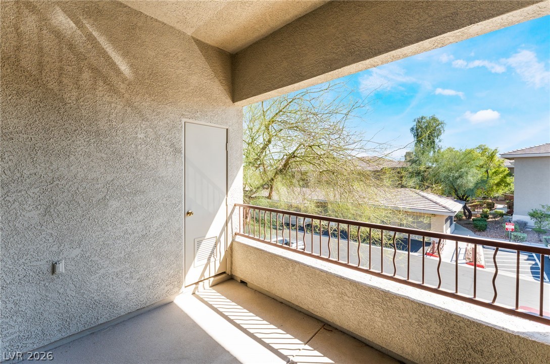 Photo 35 of 41, 909 Domnus Lane #203