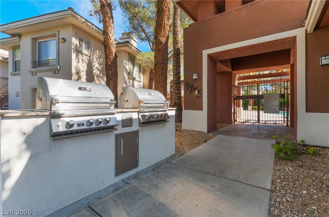 Photo 39 of 41, 909 Domnus Lane #203